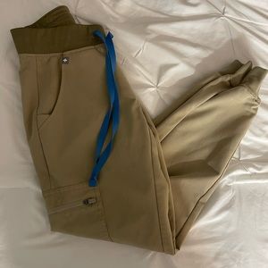 FIGS ZAMORA PETITE JOGGER SCRUB XXS SANDSTONE